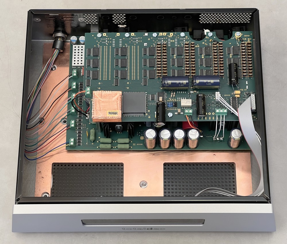 Totaldac d1-biunity inside photo