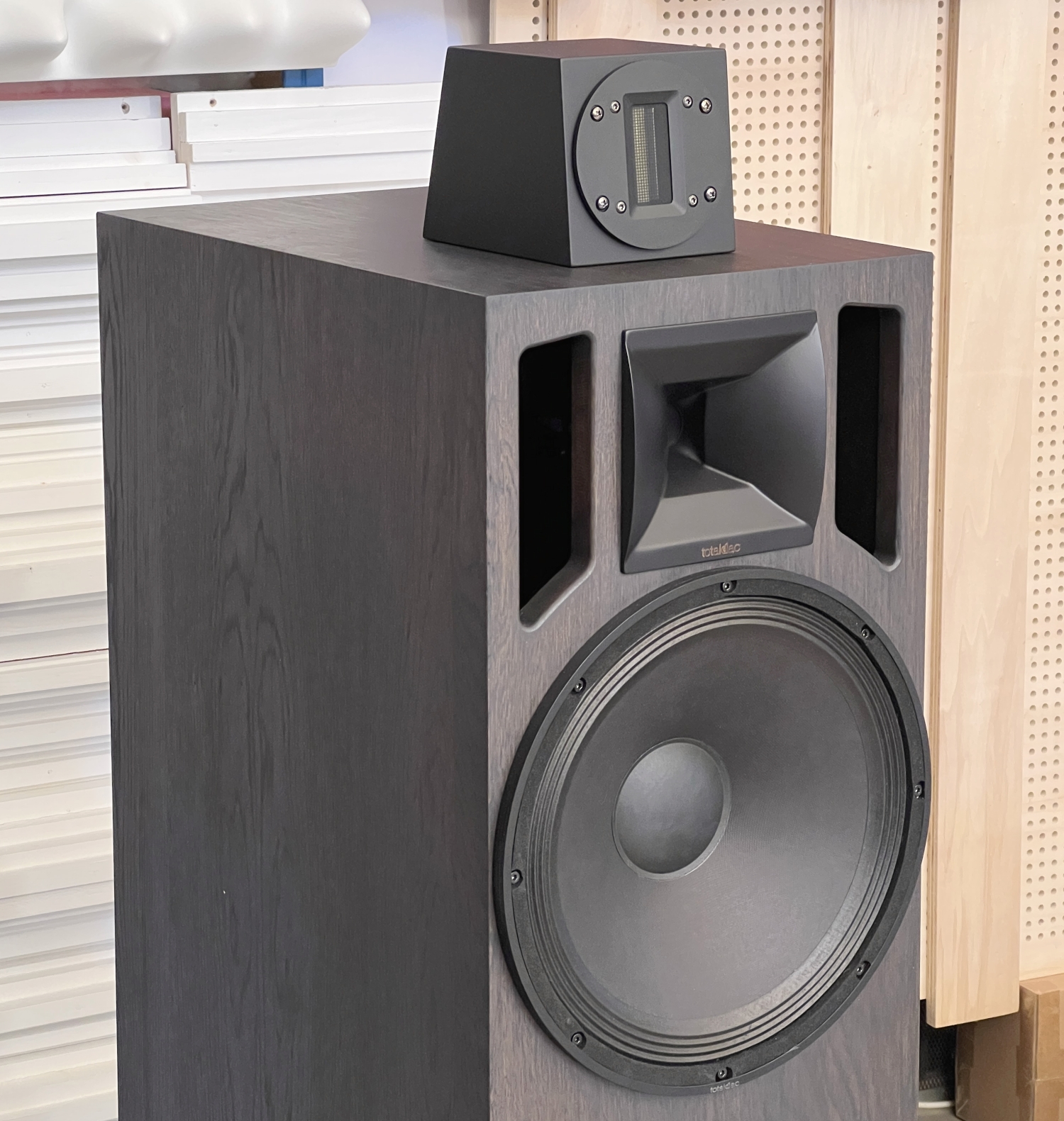 d100%wood speaker with super tweeter