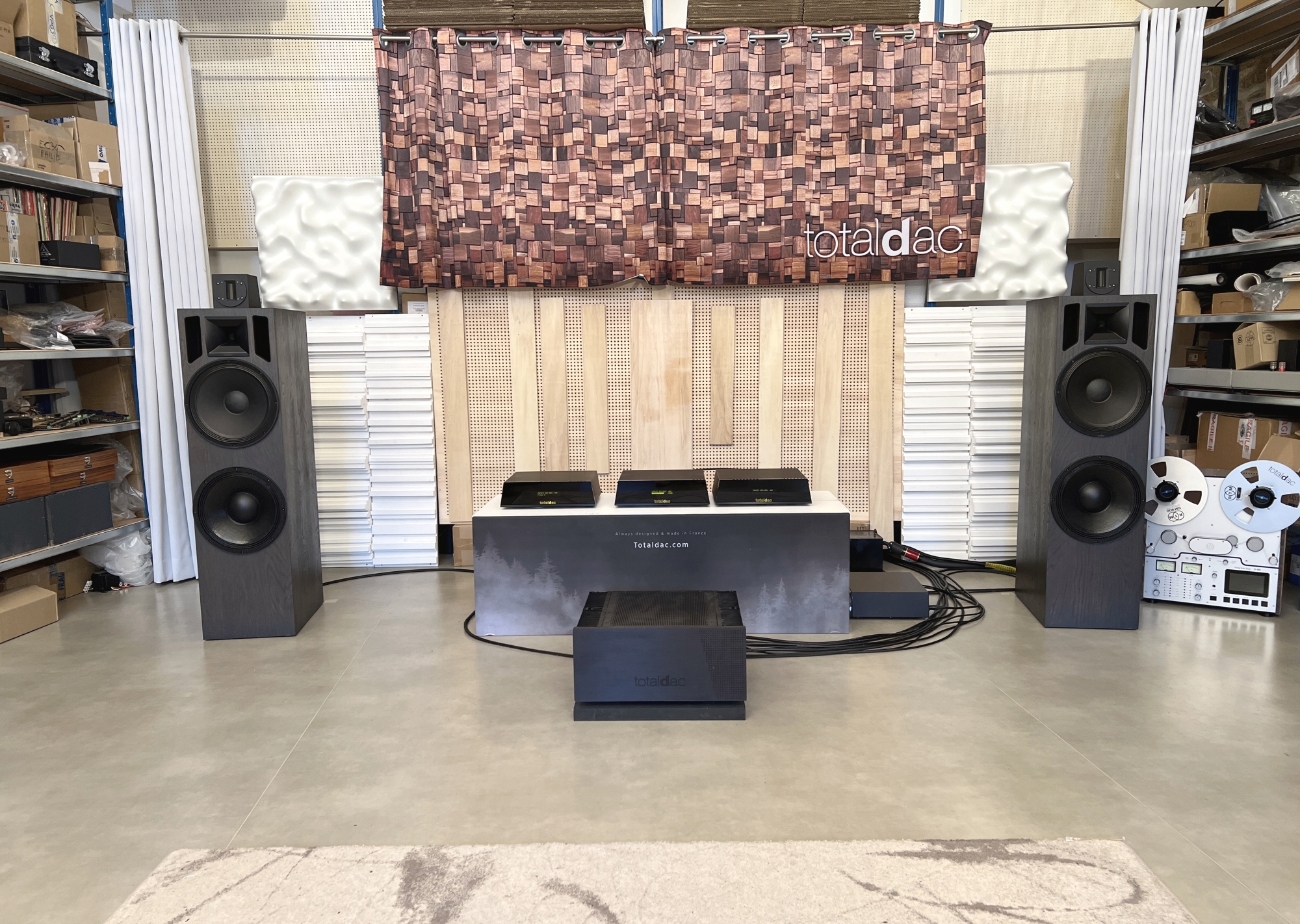 d100 speaker