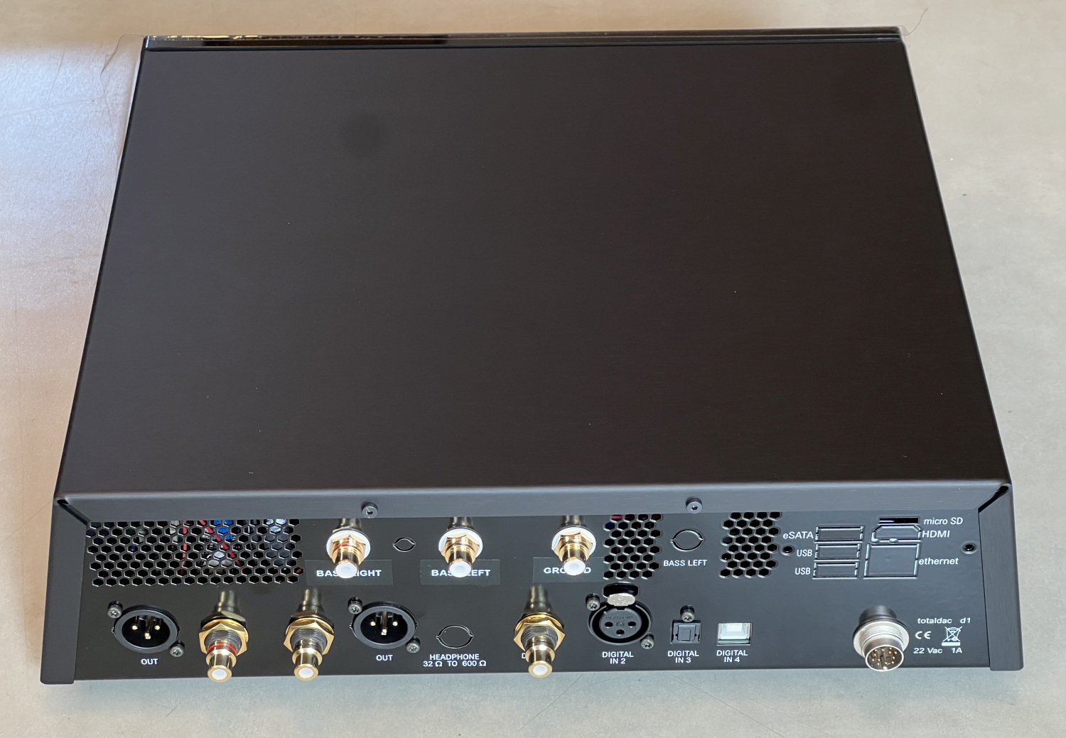 Totaldac d2-biunity rear photo