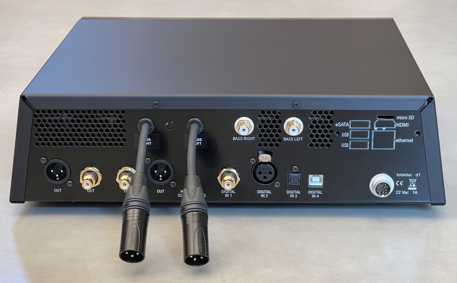 Totaldac d2-core rear photo