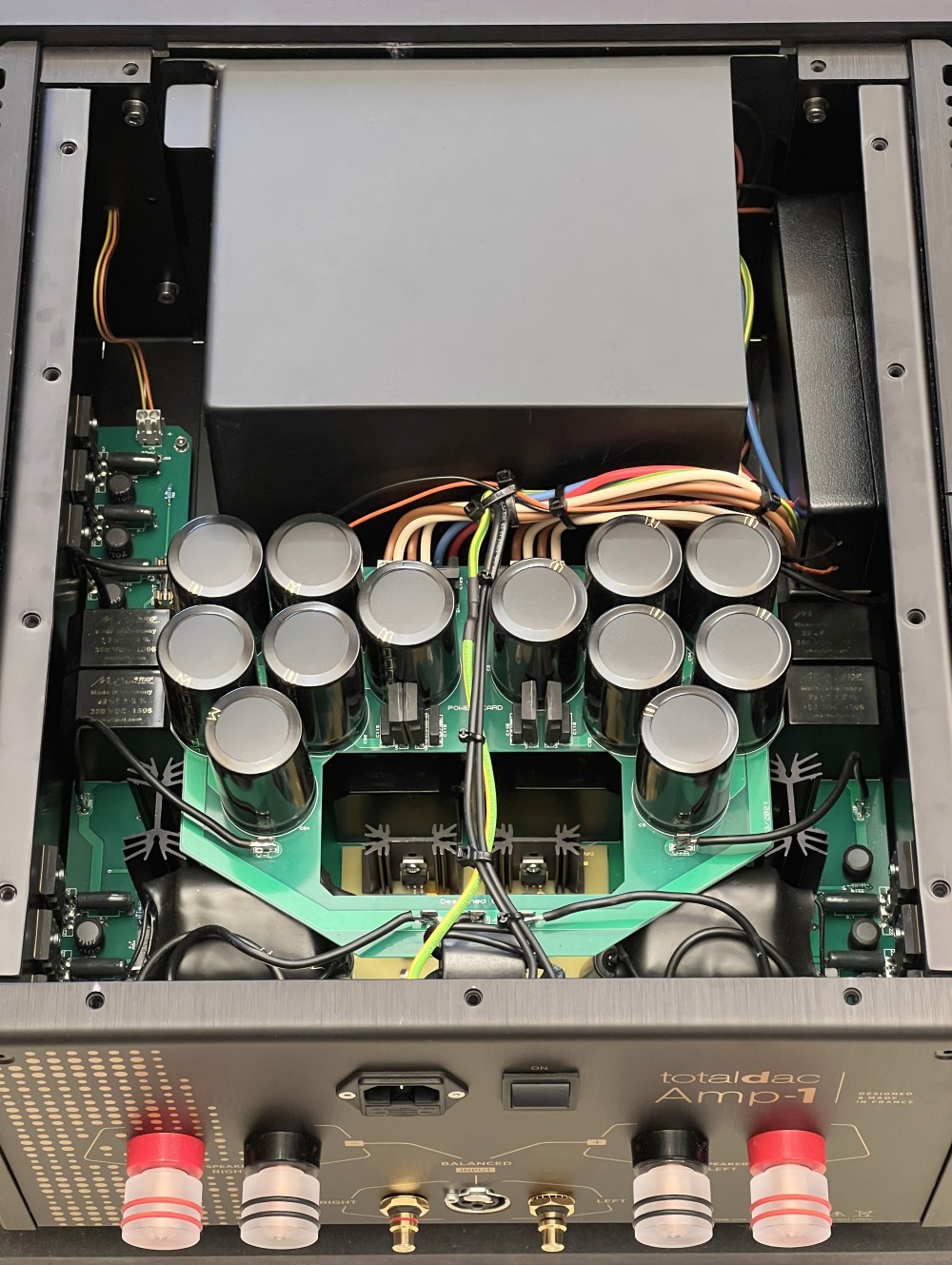 Totaldac Amp-1-sublime inside photo