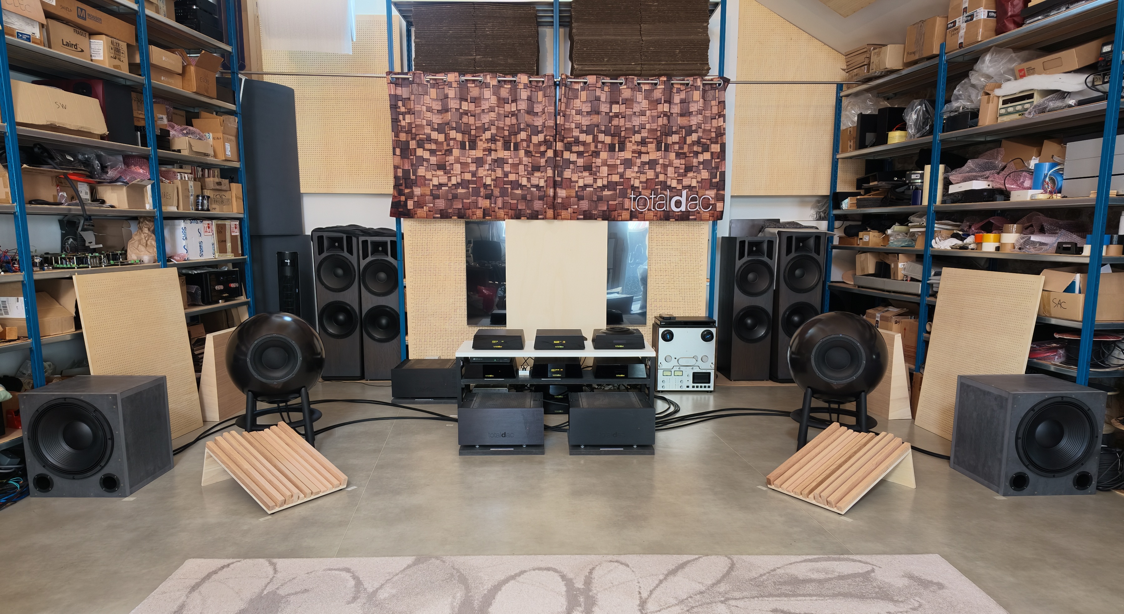 Totaldac Balloon speaker
